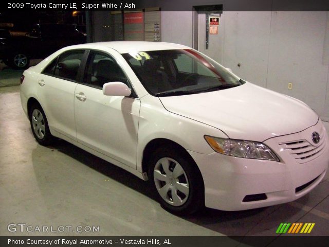 2009 Toyota Camry LE in Super White