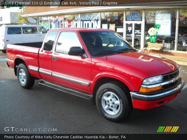 2003 Chevrolet S10 LS Extended Cab 4x4 in Victory Red