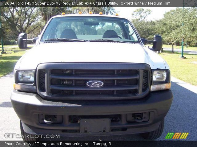 2004 Ford F450 Super Duty XL Regular Cab 4x4 Chassis Utility in Oxford White