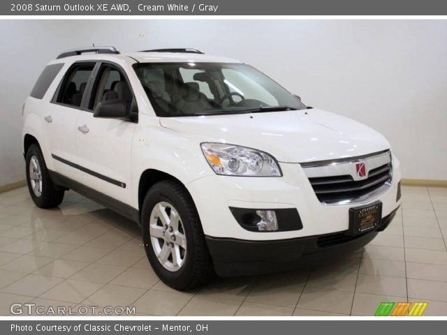 2008 Saturn Outlook XE AWD in Cream White