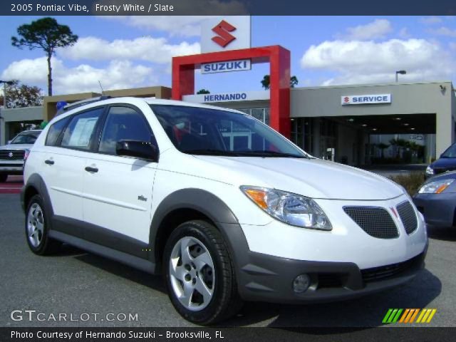 2005 Pontiac Vibe  in Frosty White