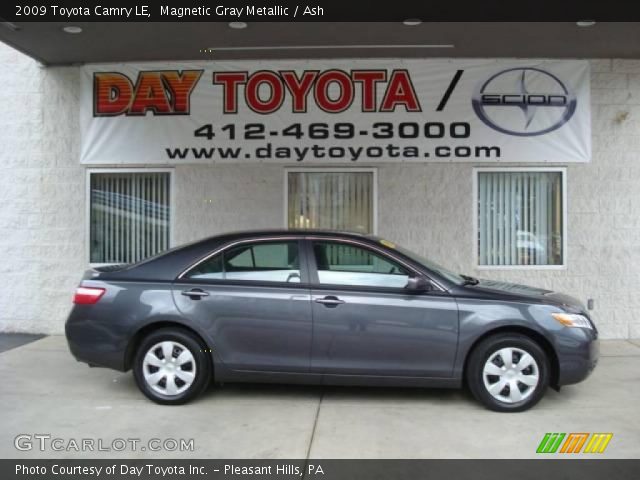 2009 Toyota Camry LE in Magnetic Gray Metallic