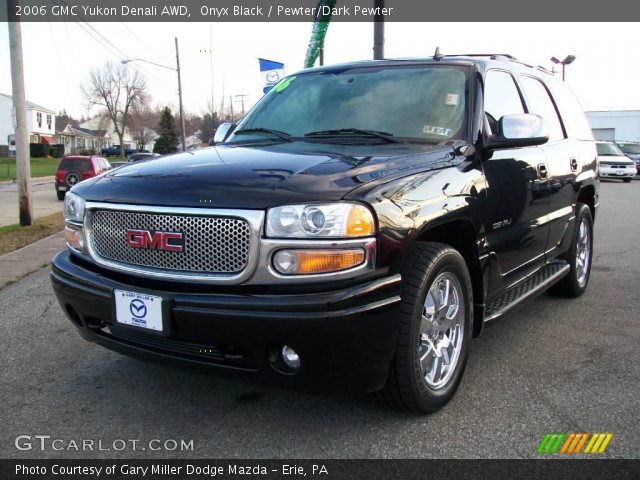 2006 GMC Yukon Denali AWD in Onyx Black