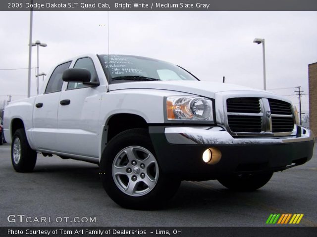 2005 Dodge Dakota SLT Quad Cab in Bright White