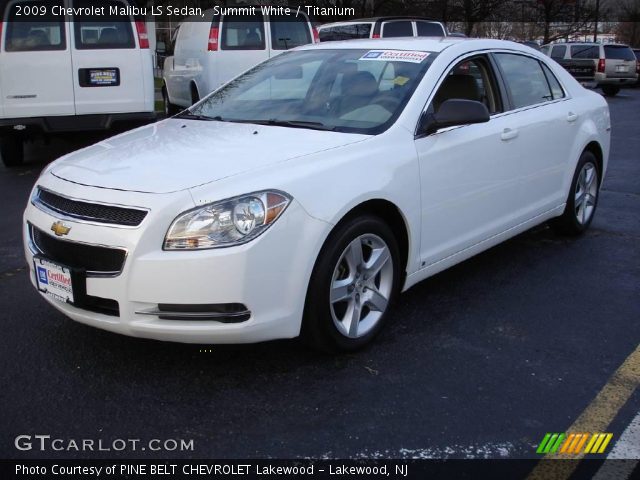 2009 Chevrolet Malibu LS Sedan in Summit White