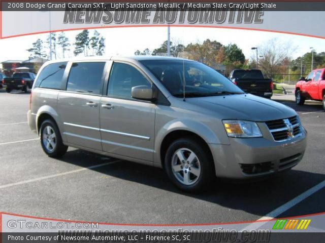 2008 Dodge Grand Caravan SXT in Light Sandstone Metallic