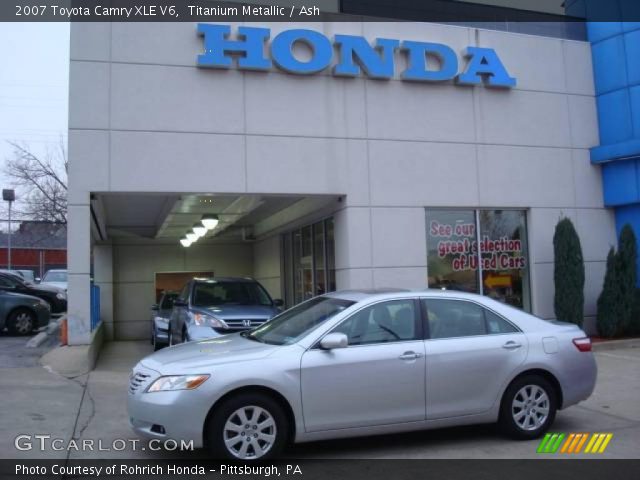 2007 Toyota Camry XLE V6 in Titanium Metallic