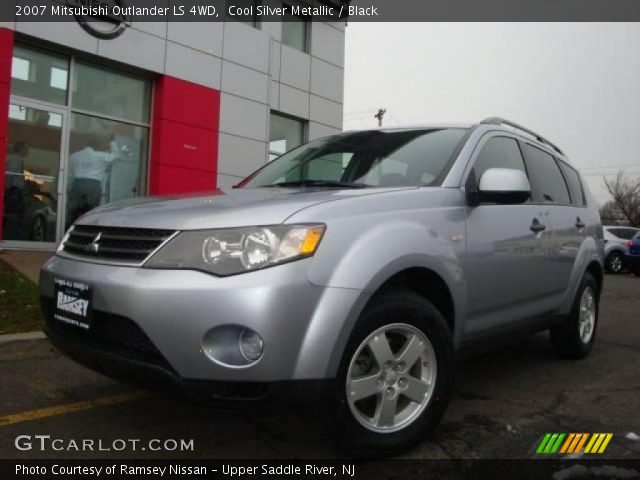 2007 Mitsubishi Outlander LS 4WD in Cool Silver Metallic