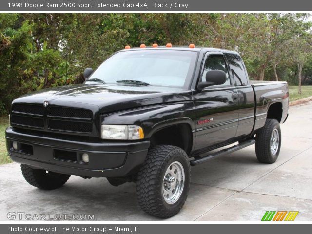 1998 Dodge Ram 2500 Sport Extended Cab 4x4 in Black