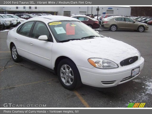 2006 Ford Taurus SEL in Vibrant White