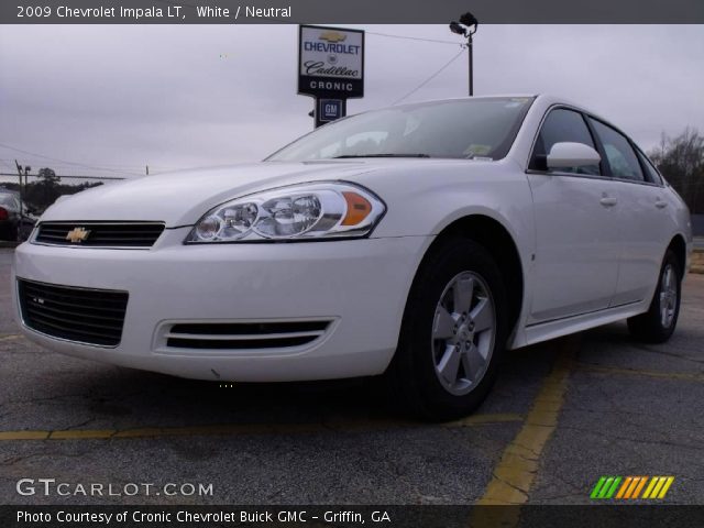 2009 Chevrolet Impala LT in White