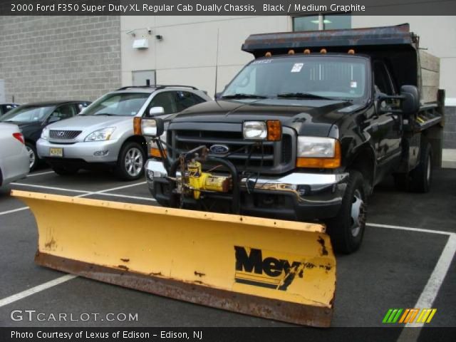 2000 Ford F350 Super Duty XL Regular Cab Dually Chassis in Black
