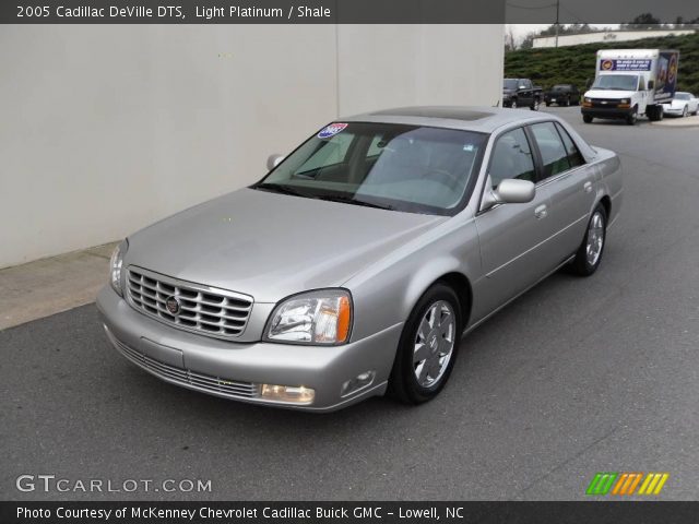 2005 Cadillac DeVille DTS in Light Platinum