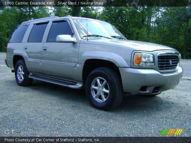 2000 Cadillac Escalade 4WD in Silver Sand