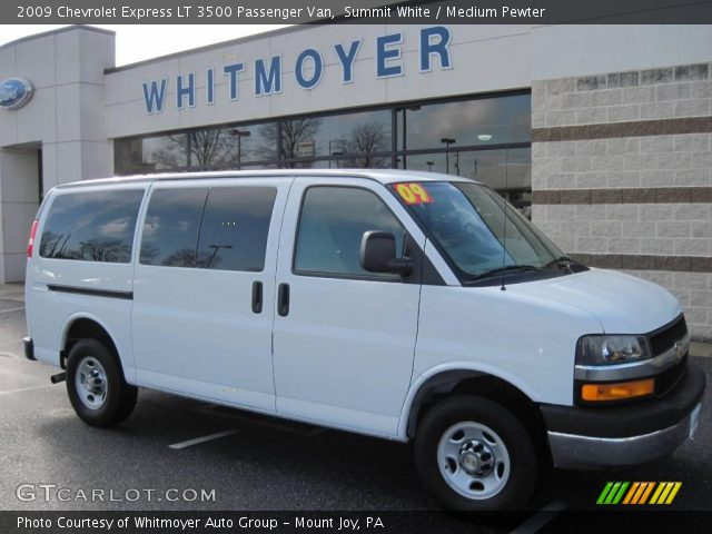 2009 Chevrolet Express LT 3500 Passenger Van in Summit White