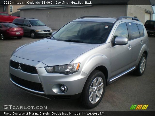 2010 Mitsubishi Outlander SE 4WD in Cool Silver Metallic