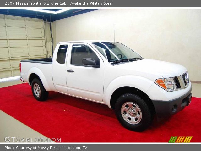 2007 Nissan Frontier XE King Cab in Avalanche White