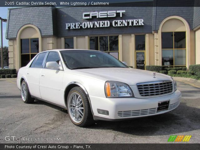 2005 Cadillac DeVille Sedan in White Lightning