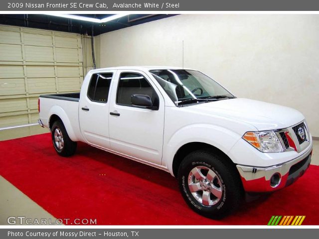 2009 Nissan Frontier SE Crew Cab in Avalanche White