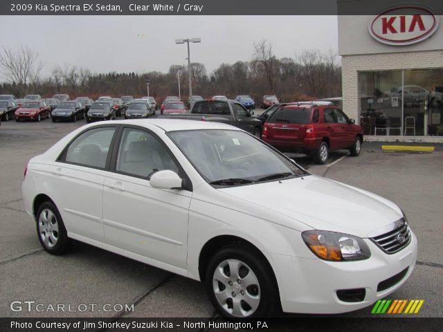 2009 Kia Spectra EX Sedan in Clear White