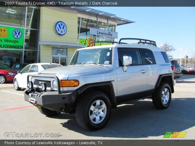 2007 Toyota FJ Cruiser 4WD in Titanium Metallic