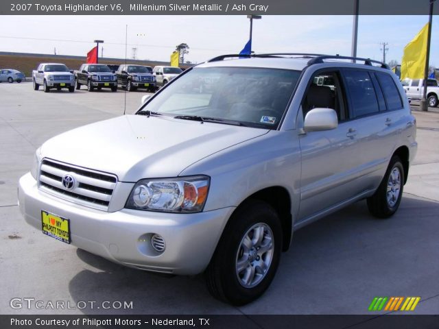 2007 Toyota Highlander V6 in Millenium Silver Metallic