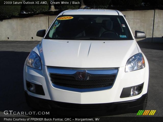 2009 Saturn Outlook XE AWD in Cream White