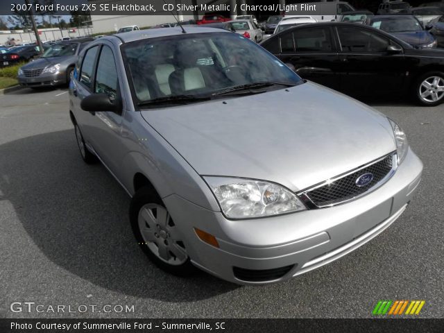 2007 Ford Focus ZX5 SE Hatchback in CD Silver Metallic