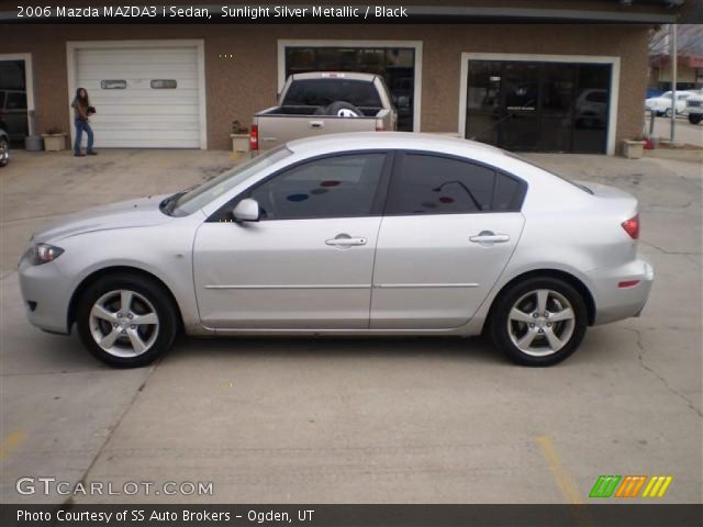 2006 Mazda MAZDA3 i Sedan in Sunlight Silver Metallic