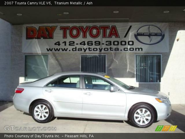 2007 Toyota Camry XLE V6 in Titanium Metallic