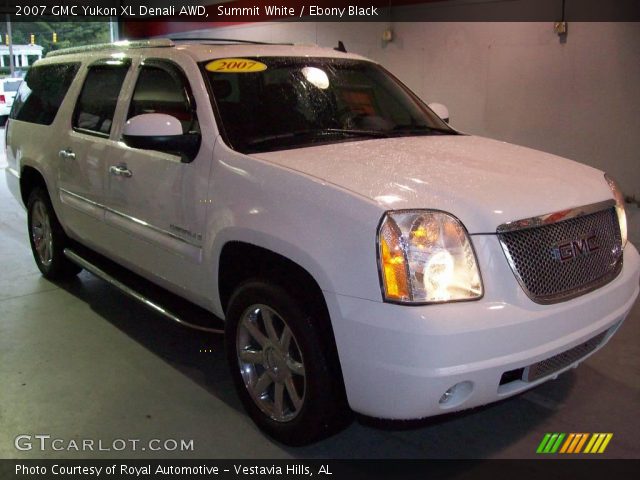2007 GMC Yukon XL Denali AWD in Summit White