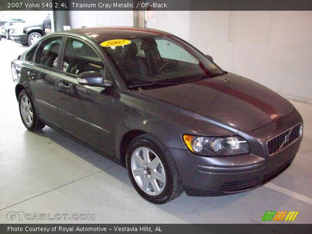 2007 Volvo S40 2.4i in Titanium Gray Metallic