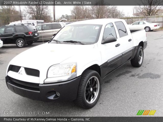 2007 Mitsubishi Raider LS Double Cab in Arctic White