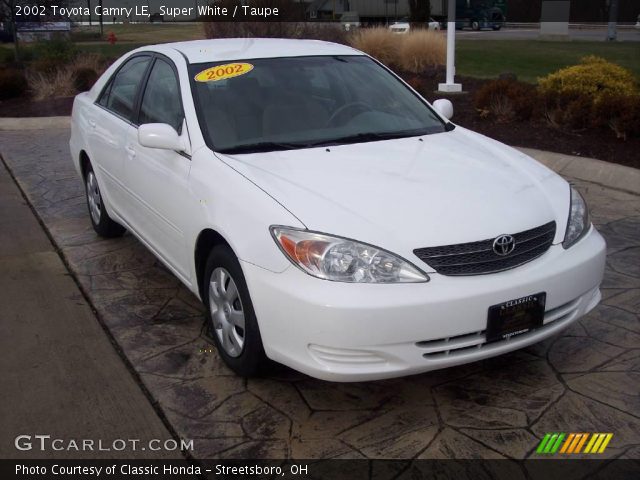 2002 Toyota Camry LE in Super White