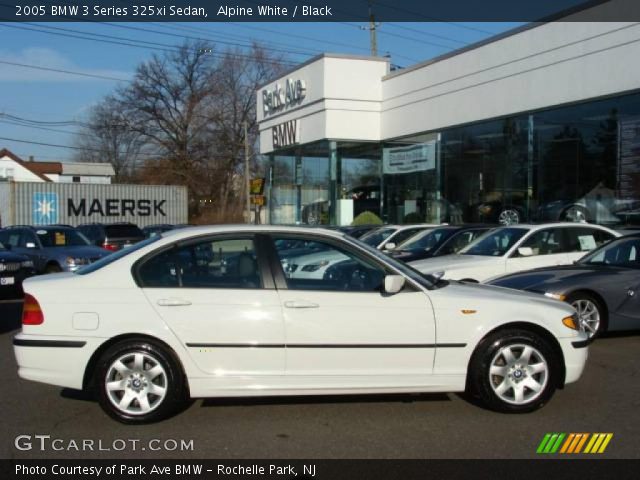 2005 BMW 3 Series 325xi Sedan in Alpine White