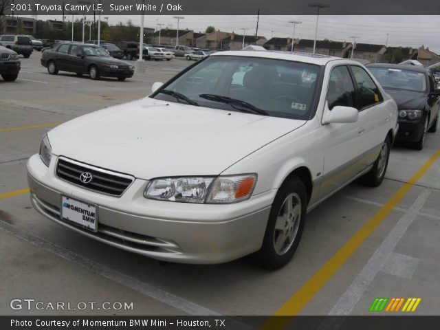2001 Toyota Camry LE in Super White