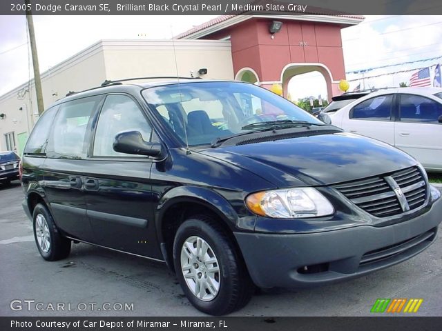 2005 Dodge Caravan SE in Brilliant Black Crystal Pearl