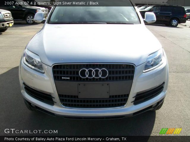 2007 Audi Q7 4.2 quattro in Light Silver Metallic