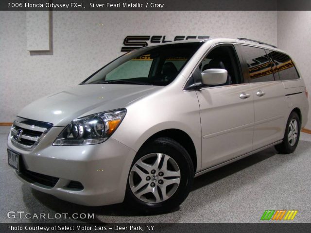 2006 Honda Odyssey EX-L in Silver Pearl Metallic