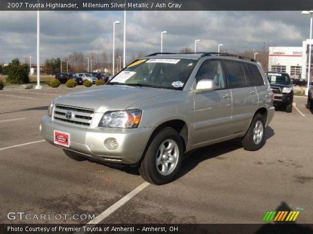 2007 Toyota Highlander  in Millenium Silver Metallic