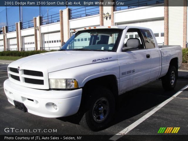 2001 Dodge Ram 1500 Sport Club Cab 4x4 in Bright White