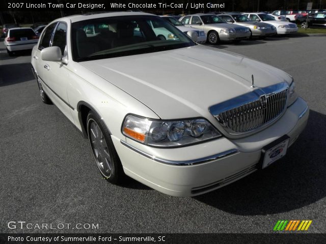 2007 Lincoln Town Car Designer in White Chocolate Tri-Coat