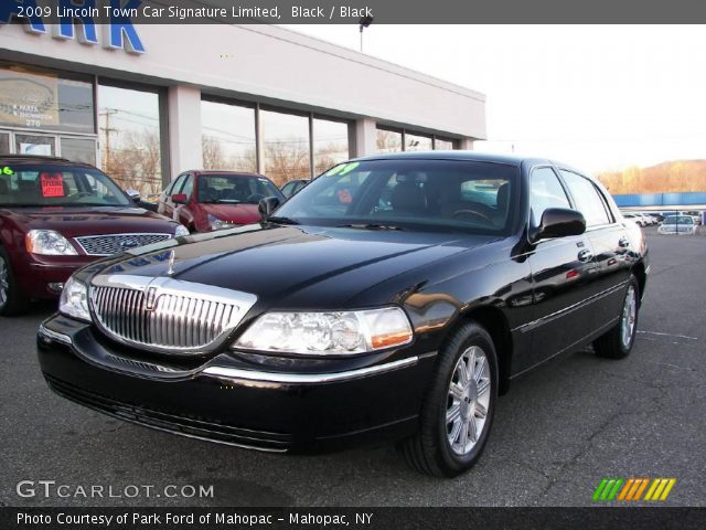 2009 Lincoln Town Car Signature Limited in Black