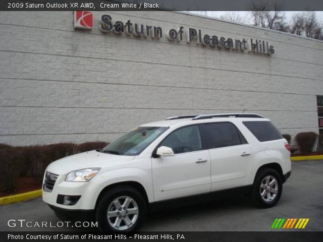 2009 Saturn Outlook XR AWD in Cream White