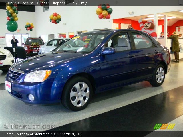 2005 Kia Spectra EX Sedan in Imperial Blue