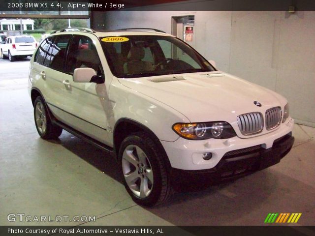 2006 BMW X5 4.4i in Alpine White
