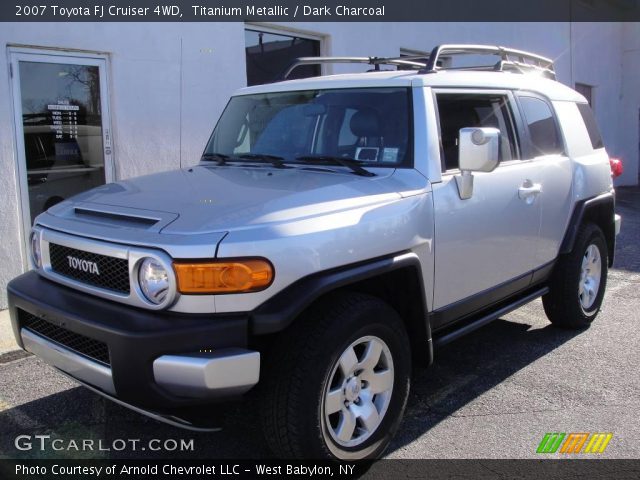 2007 Toyota FJ Cruiser 4WD in Titanium Metallic