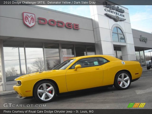 2010 Dodge Challenger SRT8 in Detonator Yellow
