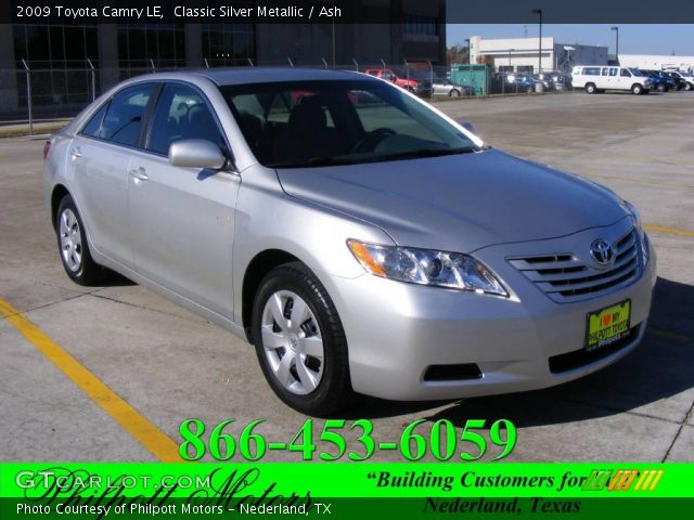 2009 Toyota Camry LE in Classic Silver Metallic