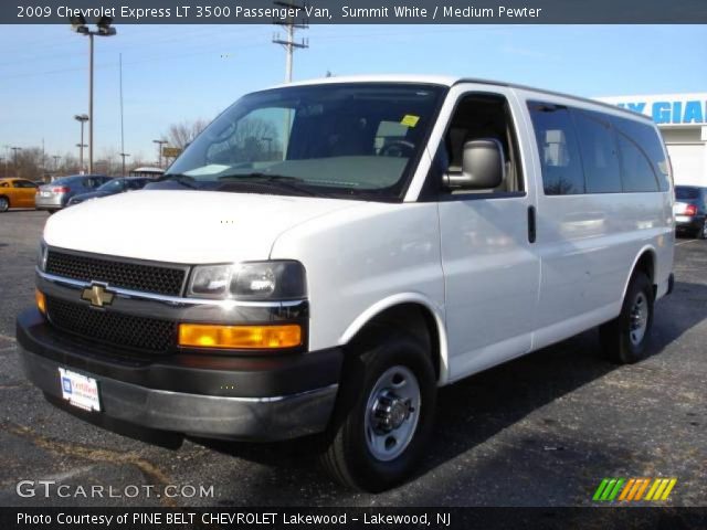 2009 Chevrolet Express LT 3500 Passenger Van in Summit White